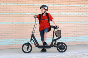 Acessórios para melhorar o conforto ao usar patinetes elétricos